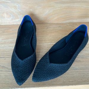 Rothy’s The Point in Black Honeycomb size 9